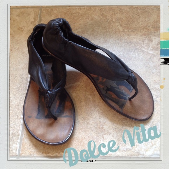 Leather Dolce Vita sandal. - Picture 1 of 4