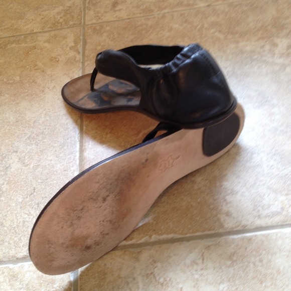 Leather Dolce Vita sandal. - Picture 3 of 4