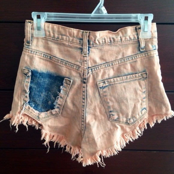 🔴SOLD🔴High waist shorts - Picture 2 of 2