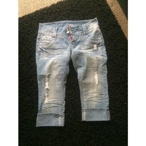 Cute Light Colored Denim Capris