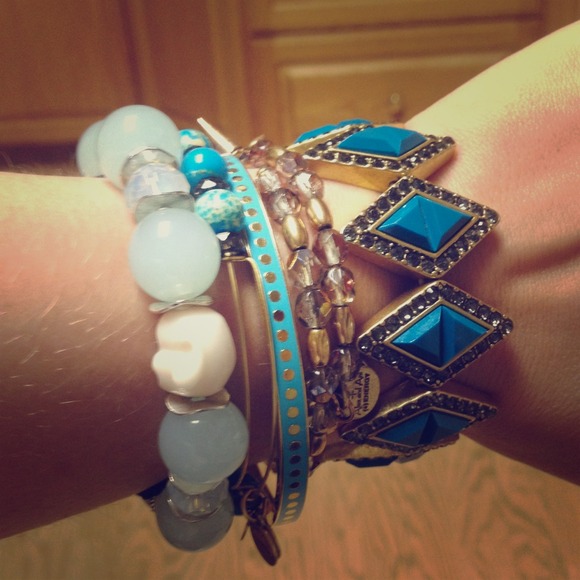 Teal bracelet with Buddha accent