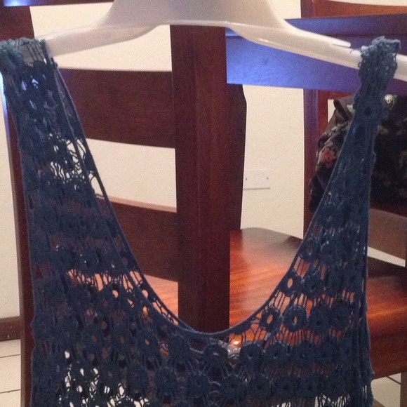 Embroidered top - Picture 2 of 4