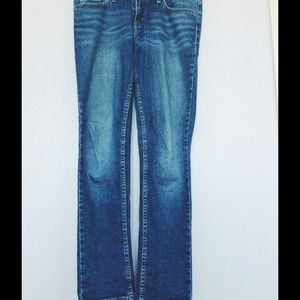 Levi skinny dark wash jeans!!