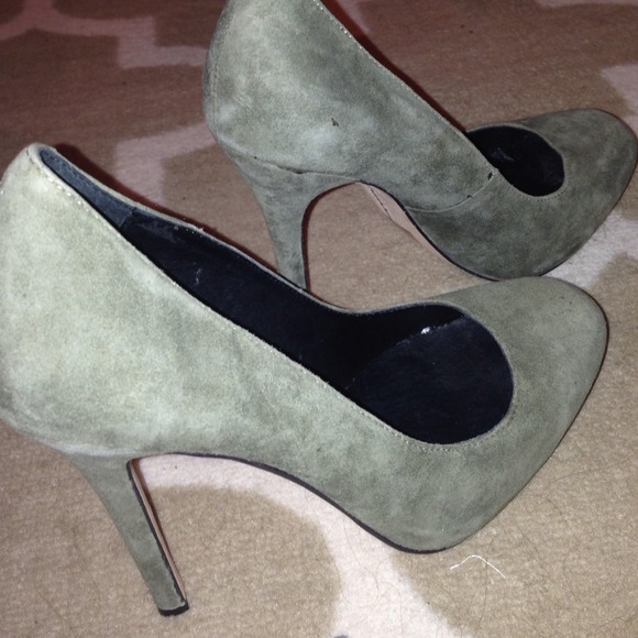 Dolce Vita Pumps - Picture 3 of 4