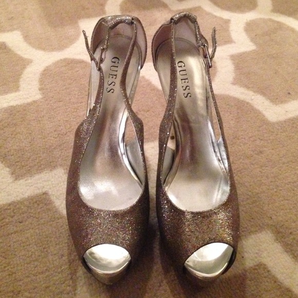 Sparkly Guess Pumps - Picture 2 of 4