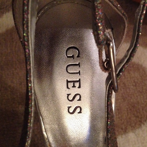 Sparkly Guess Pumps - Picture 4 of 4