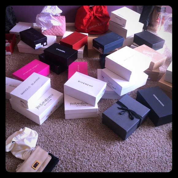 STARTED SORTING THROUGH COLLECTION FOR POSH!