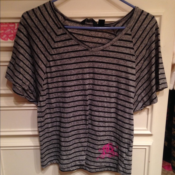 NWOT Striped FOX brand top! 💋