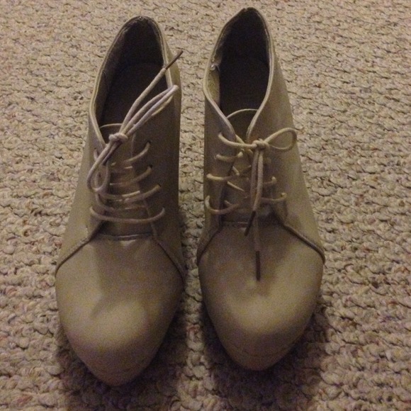 Nude booties !