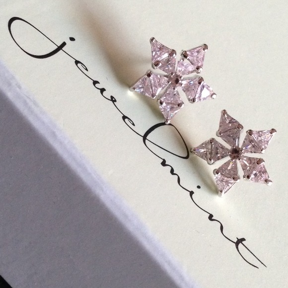 Jewelmint Forever Audrey Earrings