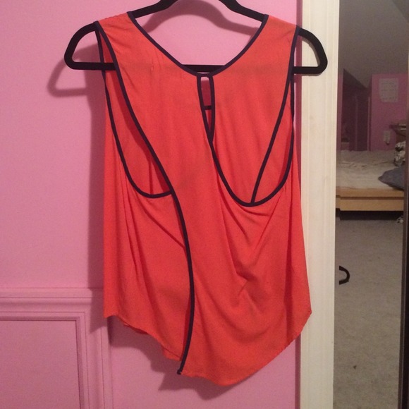 YA losangeles crossed back top - Picture 2 of 2