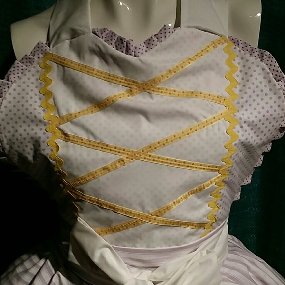 Aprons - Picture 2 of 3