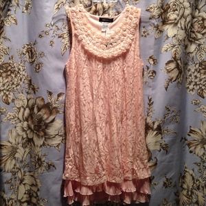 Lace pale pink top with ruffles! & white lace top