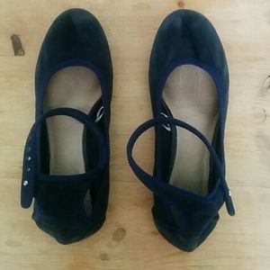 FLASH SALE Gap Flats