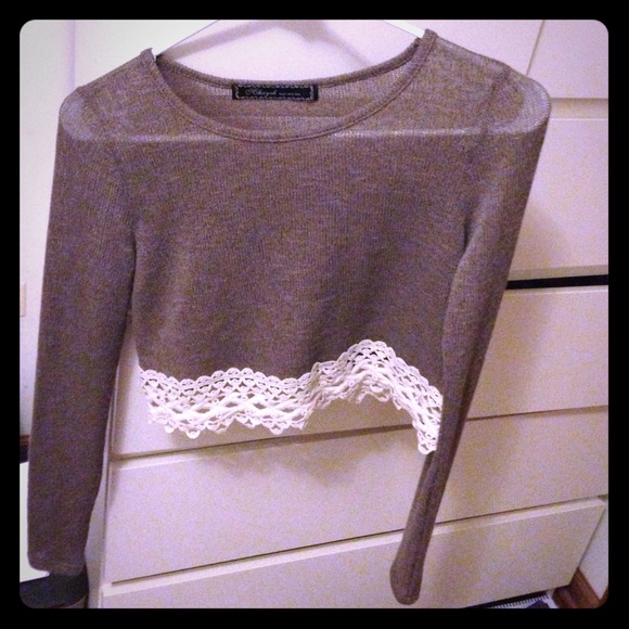 TRADED ❌ LF Inspired Lace Crop Top