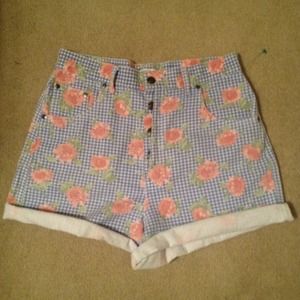 Adorable pastel high waisted floral & plaid shorts