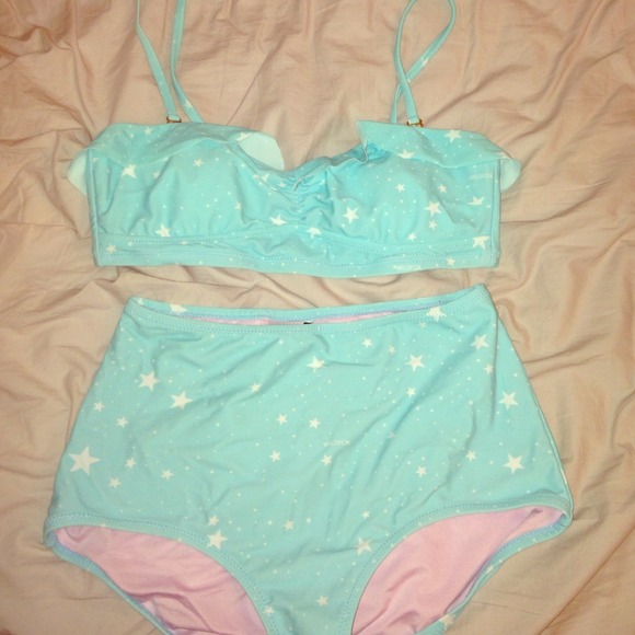 Wildfox Other - Wildfox High-waisted bathing suit