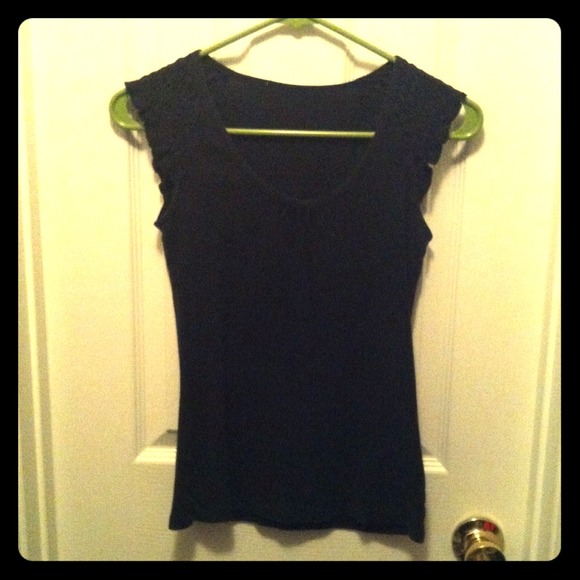 Simple black top