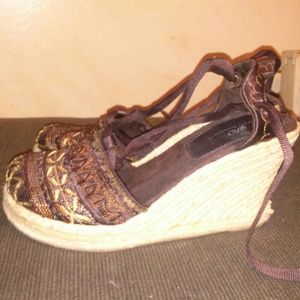 Beaded top ankle wrap shoes