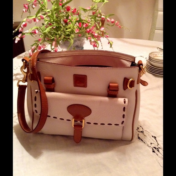 Dooney & Bourke Handbags - Gorgeous Vintage D & B ONE DAY SALE 🎉🎉🎉🎉