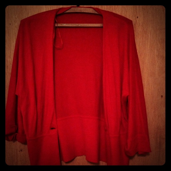 LAST CALL! ANNE KLEIN RED 3/4 SLEEVE CARDI