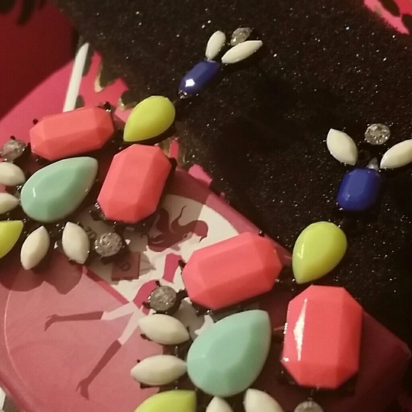 👑🎀 Sold On Bundle Neon Drop Earings🎀👑 - Picture 3 of 4