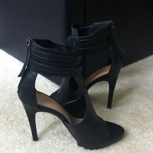 Zara Heels 37