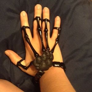 Black Skeleton Ring-Bracelet
