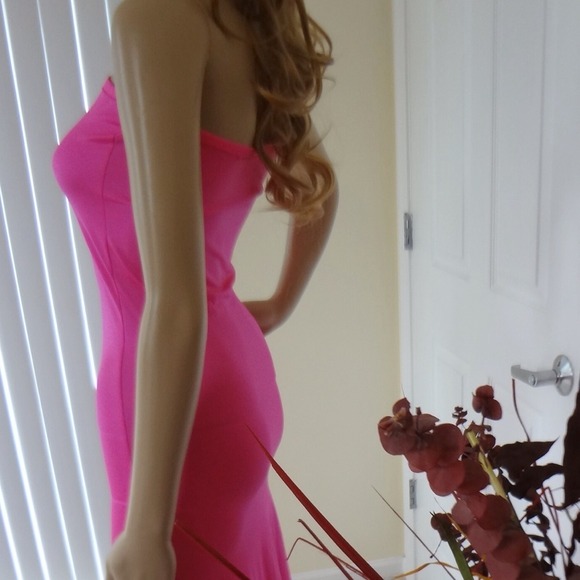 Sexy neon pink super stretch ruffle dress - Picture 3 of 4