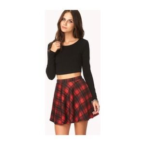Plaid skater skirt 🐞
