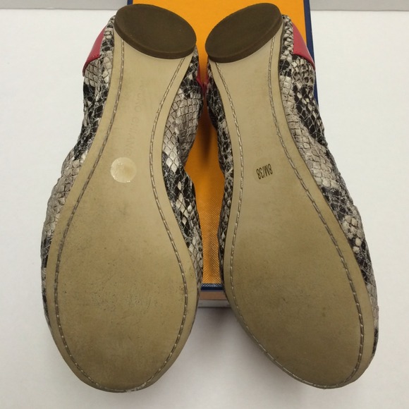 Arturo Chiang Brin Embossed cap toe flats Sz8 - Picture 4 of 4