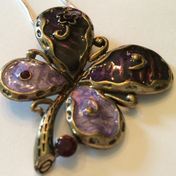 Jewelry - Butterfly / flower neckless with silver chain