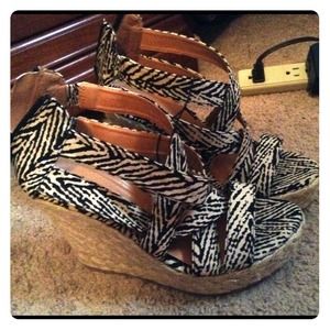 Cute strapped wedges!