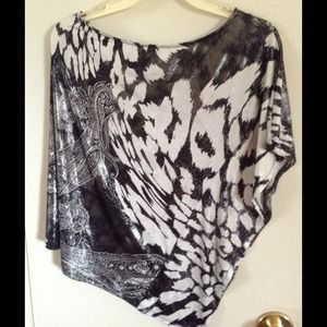 Super cute flowy top