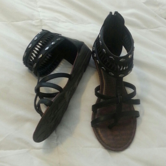 Black gladiator sandals w/silver embellishments