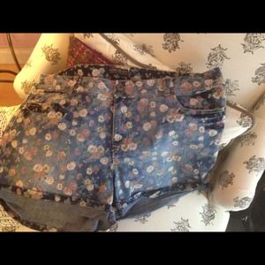 Floral shorts bundle for tasia125