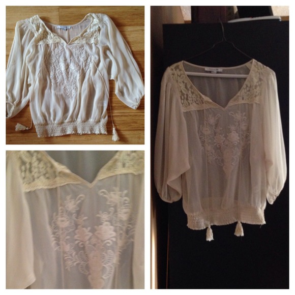 Beautiful new sheer lace top😎NOT AVAILABLE 😎
