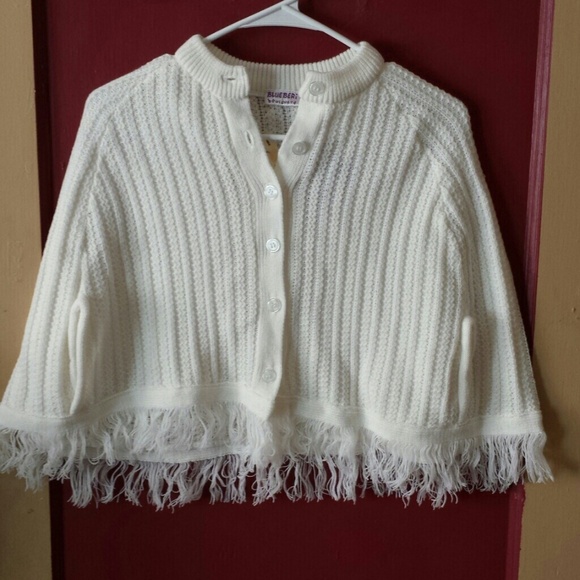 Little girl's White knitted Ponchos!