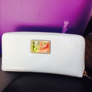 Michael Kors Jet Set white wallet /phone/Wristlet
