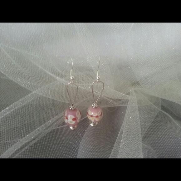 Glass earings - Picture 1 of 3