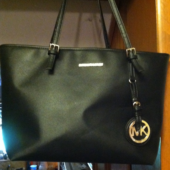 MK Purse ❗️SOLD❗️