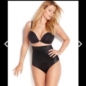 SOLD.  Spanx star power 36C wireless