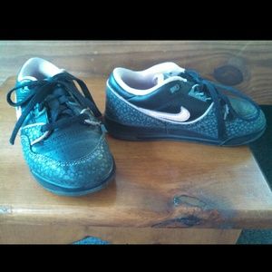 Nike Girls Size 10c Pink & Black Shoes