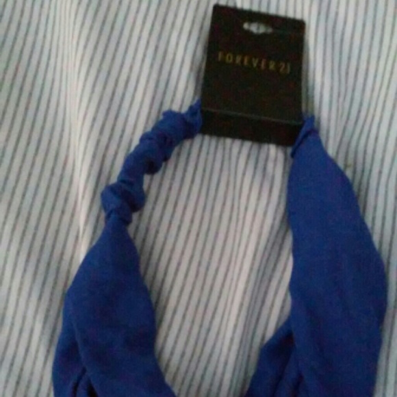 Stylish Headband - Picture 2 of 2