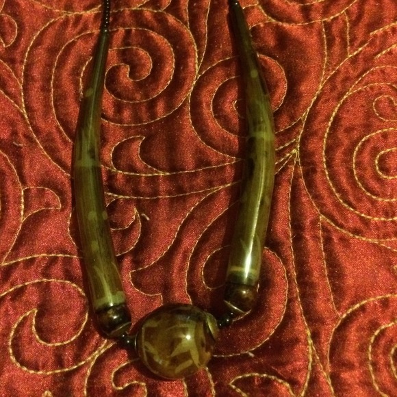 Jewelry - Picture 2 of 3