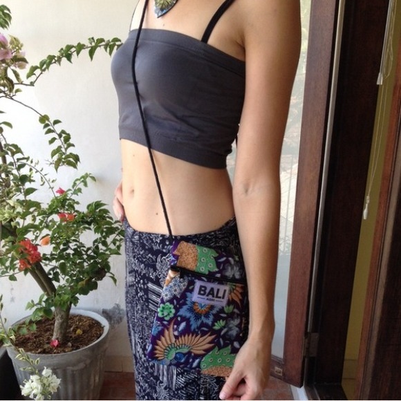 Hold! Little batik festival passport style bag - Picture 2 of 2