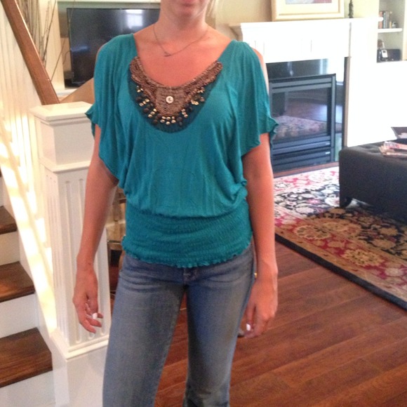 🌞XOXO beaded top open back. So cute!!!!Size small - Picture 3 of 4