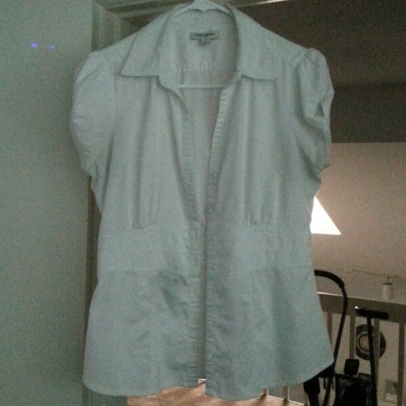 White short sleeve top
