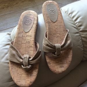 Reduced  Johnson & Murphy gold cork sandals sz 8