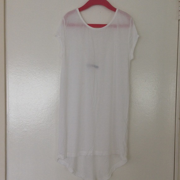 ❌ Traded ❌ Plain white brandy tee